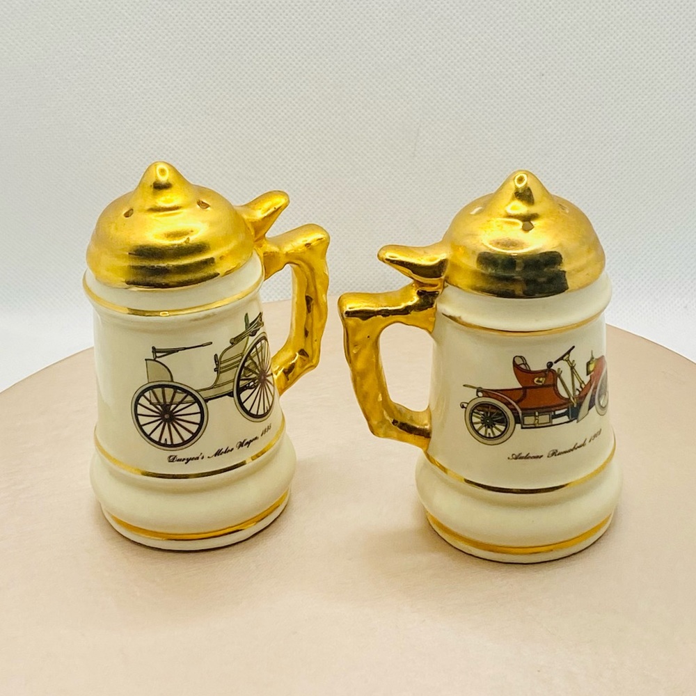 EUC Vintage Henry Ford Museum Car Salt & Pepper Shakers